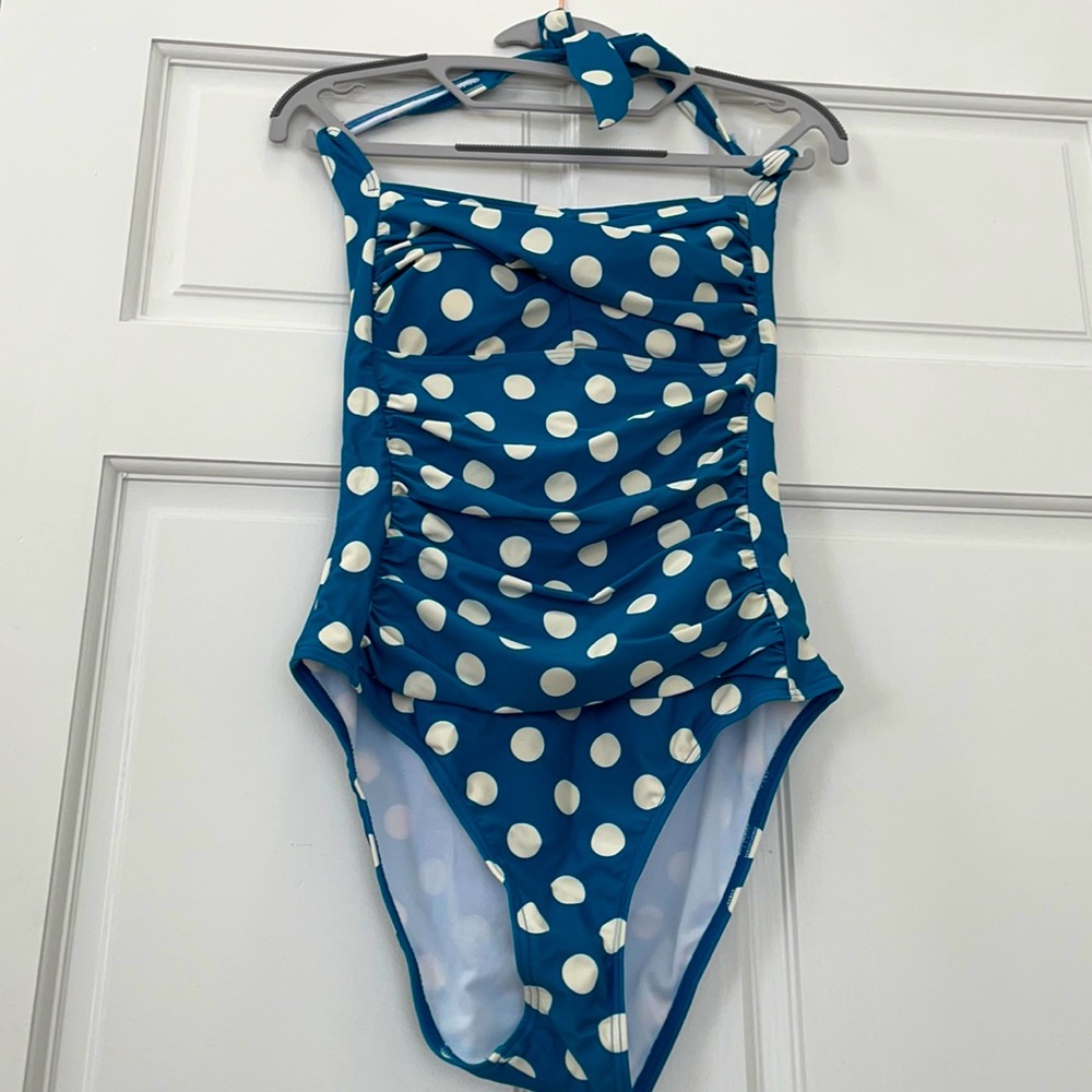 CoCoShip NWT one piece polka dot swim suit